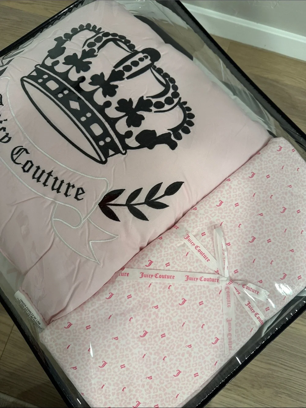 Juicy Couture Pink and Black Crown Reversable Comforter Set BRAND NEW